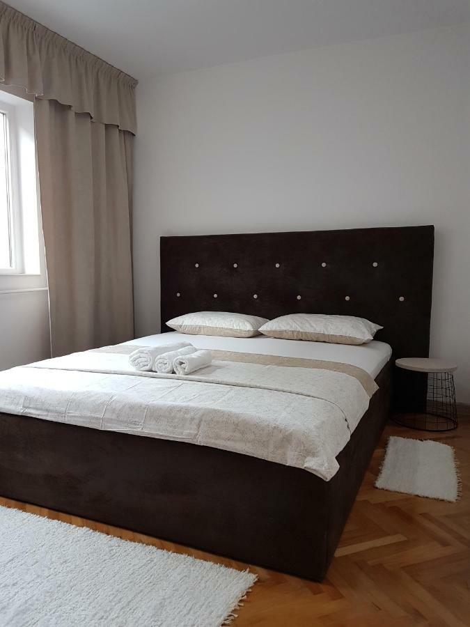Tania Apartament Орадя Екстер'єр фото