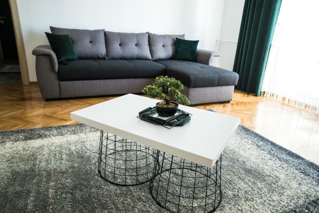 Tania Apartament Орадя Екстер'єр фото