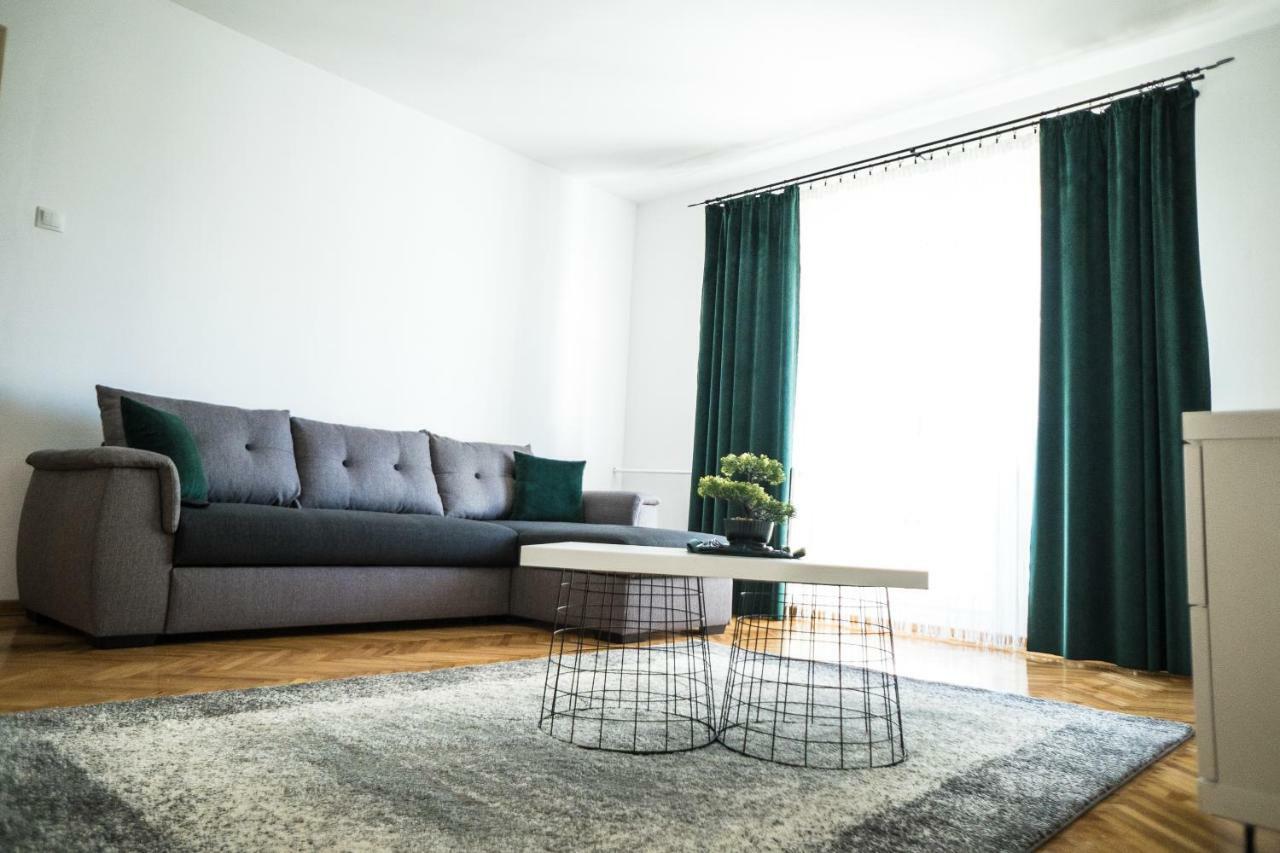 Tania Apartament Орадя Екстер'єр фото