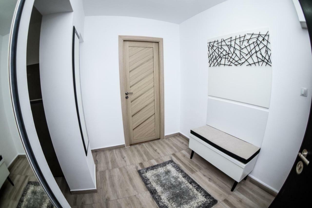 Tania Apartament Орадя Екстер'єр фото